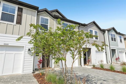 Townhouse in Tampa, Florida 3 bedrooms, 144.65 sq.m. № 1622708 - photo 3