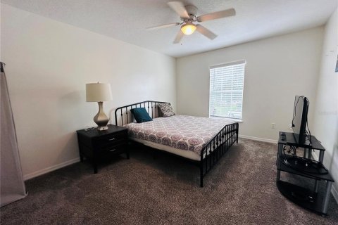 House in Davenport, Florida 4 bedrooms, 207.36 sq.m. № 1906844 - photo 12