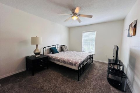 House in Davenport, Florida 4 bedrooms, 207.36 sq.m. № 1906844 - photo 11