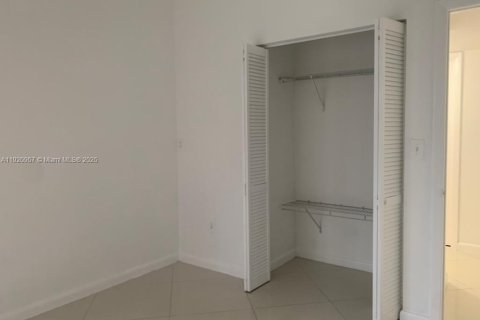 Снять в аренду кондоминиум в Майами, Флорида 2 спальни, 77.57м2, № 1975081 - фото 14