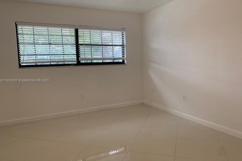 Снять в аренду кондоминиум в Майами, Флорида 2 спальни, 77.57м2, № 1975081 - фото 13