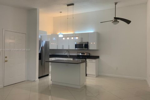 Снять в аренду кондоминиум в Майами, Флорида 2 спальни, 77.57м2, № 1975081 - фото 4