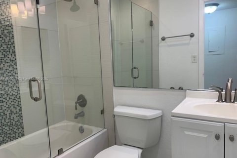 Снять в аренду кондоминиум в Майами, Флорида 2 спальни, 77.57м2, № 1975081 - фото 15