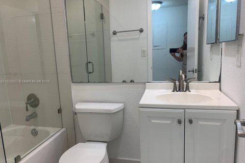 Снять в аренду кондоминиум в Майами, Флорида 2 спальни, 77.57м2, № 1975081 - фото 11