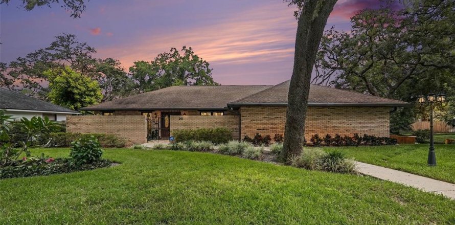 Villa ou maison à Brandon, Floride 3 chambres, 211.35 m2 № 2398745