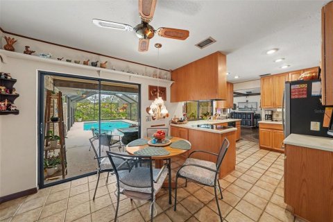 Villa ou maison à vendre à Brandon, Floride: 3 chambres, 211.35 m2 № 2398745 - photo 7