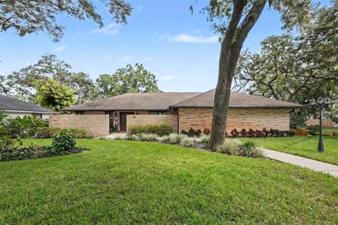 Villa ou maison à vendre à Brandon, Floride: 3 chambres, 211.35 m2 № 2398745 - photo 2