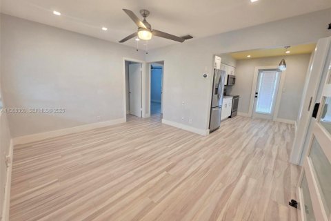 Villa ou maison à louer à Oakland Park, Floride: 3 chambres, 91.23 m2 № 2007073 - photo 4