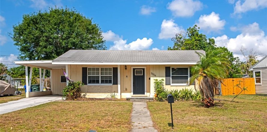 House in Bradenton, Florida 3 bedrooms, 125.88 sq.m. № 1679323