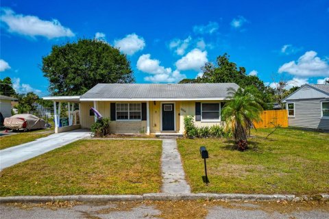 House in Bradenton, Florida 3 bedrooms, 125.88 sq.m. № 1679323 - photo 3
