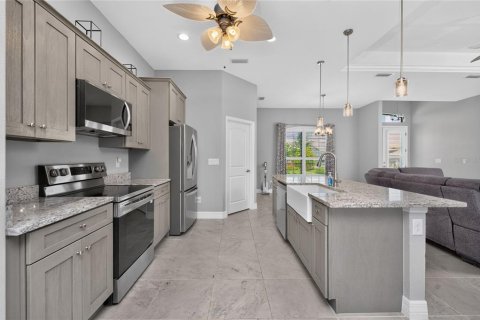 Villa ou maison à vendre à Punta Gorda, Floride: 3 chambres, 176.61 m2 № 2131067 - photo 11