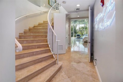 Condo in Fort Lauderdale, Florida, 4 bedrooms  № 2191529 - photo 16