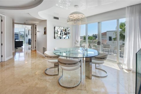 Condo in Fort Lauderdale, Florida, 4 bedrooms  № 2191529 - photo 3