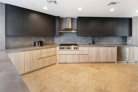 Condo in Fort Lauderdale, Florida, 4 bedrooms  № 2191529 - photo 12