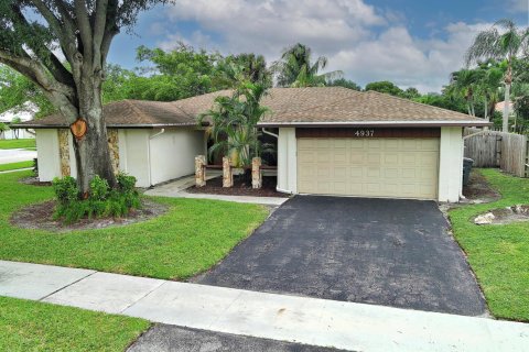 Villa ou maison à vendre à Boca Raton, Floride: 4 chambres, 206.24 m2 № 2439257 - photo 2