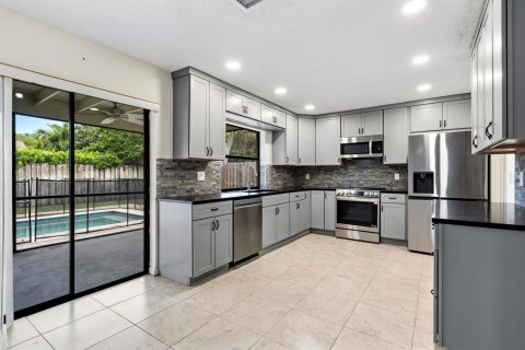 Villa ou maison à vendre à Boca Raton, Floride: 4 chambres, 206.24 m2 № 2439257 - photo 11