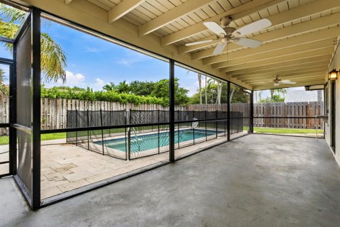 Villa ou maison à vendre à Boca Raton, Floride: 4 chambres, 206.24 m2 № 2439257 - photo 20