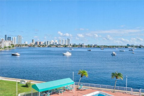 Condo in Aventura, Florida, 1 bedroom  № 1953894 - photo 25