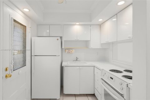 Condo in Aventura, Florida, 1 bedroom  № 1953894 - photo 13