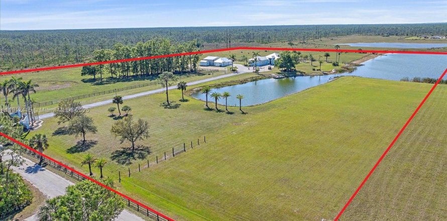 Villa ou maison à Punta Gorda, Floride 4 chambres № 1968374