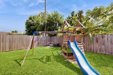 Villa ou maison à vendre à Sunrise, Floride: 3 chambres, 111.2 m2 № 2011974 - photo 20