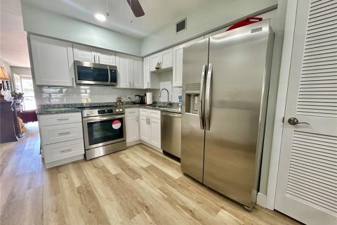 Copropriété à vendre à Clearwater, Floride: 2 chambres, 99.41 m2 № 2115843 - photo 7