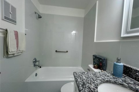 Copropriété à vendre à Clearwater, Floride: 2 chambres, 99.41 m2 № 2115843 - photo 28