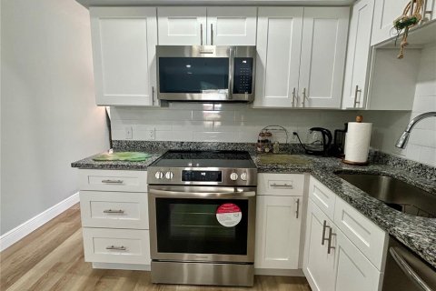 Copropriété à vendre à Clearwater, Floride: 2 chambres, 99.41 m2 № 2115843 - photo 9