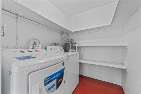 Снять в аренду виллу или дом в Майами, Флорида 2 спальни, 162.11м2, № 1992530 - фото 12