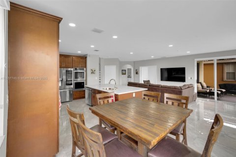 Casa en venta en Miramar, Florida, 4 dormitorios, 269.6 m2 № 1881906 - foto 14