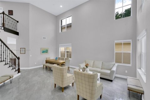 Casa en venta en Miramar, Florida, 4 dormitorios, 269.6 m2 № 1881906 - foto 5