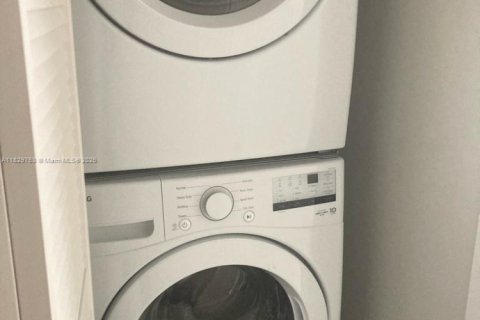 Touwnhouse à louer à Homestead, Floride: 3 chambres, 129.88 m2 № 1934388 - photo 16