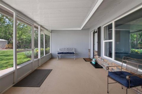 House in Winter Haven, Florida 5 bedrooms, 300.54 sq.m. № 1681189 - photo 5