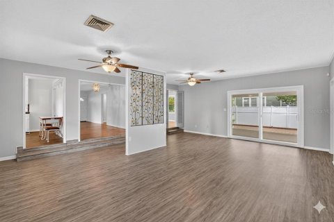 Casa en venta en Plant City, Florida, 2 dormitorios, 157.38 m2 № 1898781 - foto 8