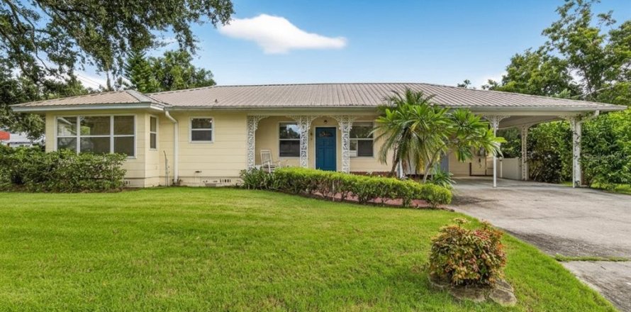 House in Plant City, Florida 2 bedrooms, 157.38 sq.m. № 1898781