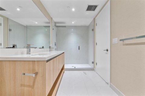 Condo in Bay Harbor Islands, Florida, 2 bedrooms  № 1942156 - photo 21