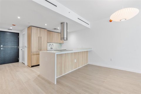 Condo in Bay Harbor Islands, Florida, 2 bedrooms  № 1942156 - photo 5