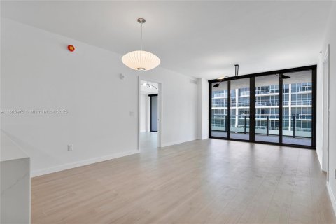 Condo in Bay Harbor Islands, Florida, 2 bedrooms  № 1942156 - photo 11