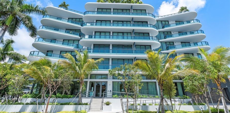 Condo in Bay Harbor Islands, Florida, 2 bedrooms  № 1942156