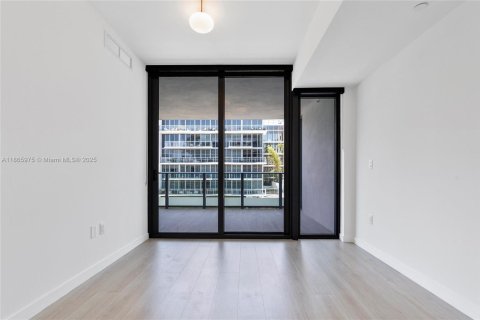 Condo in Bay Harbor Islands, Florida, 2 bedrooms  № 1942156 - photo 28