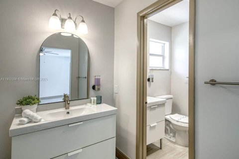 Снять в аренду виллу или дом в Помпано-Бич, Флорида 3 спальни, 191.75м2, № 1955581 - фото 12