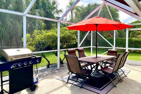 Снять в аренду виллу или дом в Помпано-Бич, Флорида 3 спальни, 191.75м2, № 1955581 - фото 20