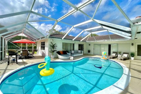 Снять в аренду виллу или дом в Помпано-Бич, Флорида 3 спальни, 191.75м2, № 1955581 - фото 2