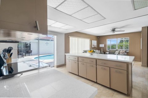 Снять в аренду виллу или дом в Помпано-Бич, Флорида 3 спальни, 191.75м2, № 1955581 - фото 8