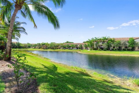 Townhouse in Coconut Creek, Florida 4 bedrooms, 148.09 sq.m. № 1172459 - photo 1