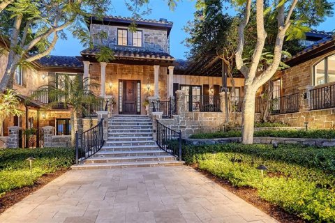 House in Sarasota, Florida 5 bedrooms, 599.68 sq.m. № 1879749 - photo 2