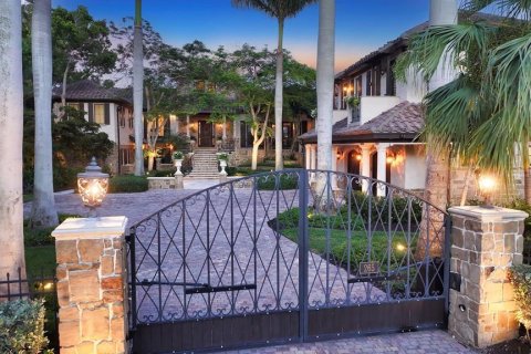 House in Sarasota, Florida 5 bedrooms, 599.68 sq.m. № 1879749 - photo 8