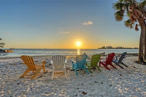 House in Sarasota, Florida 5 bedrooms, 599.68 sq.m. № 1879749 - photo 7