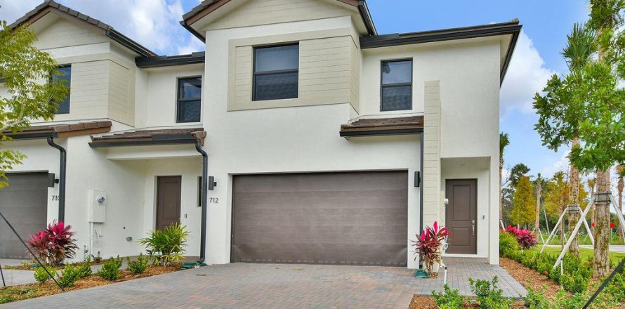 Townhouse in Pompano Beach, Florida 4 bedrooms, 159.98 sq.m. № 2400500