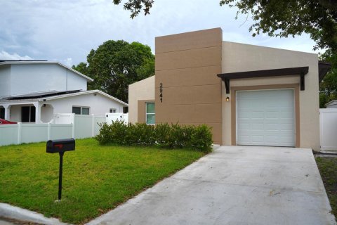 Casa en venta en Fort Lauderdale, Florida, 3 dormitorios, 116.96 m2 № 2177170 - foto 3